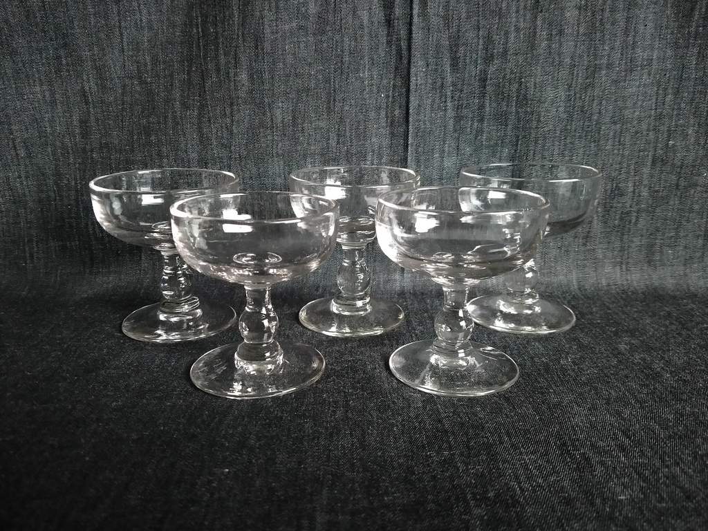 Série de 5 verres à liqueur de fruit 