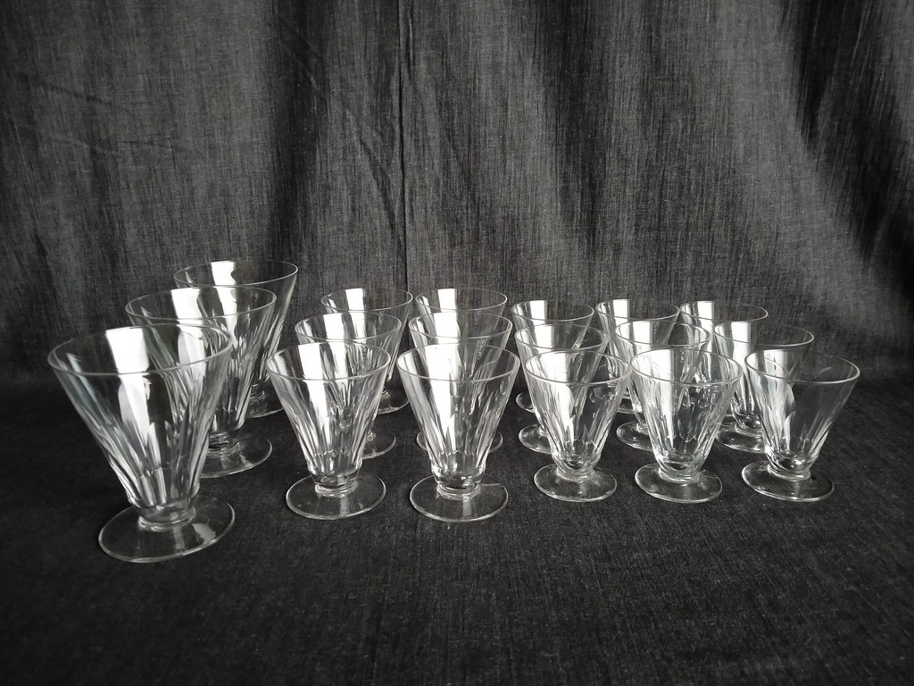 Partie de service de verres conique Art Déco 