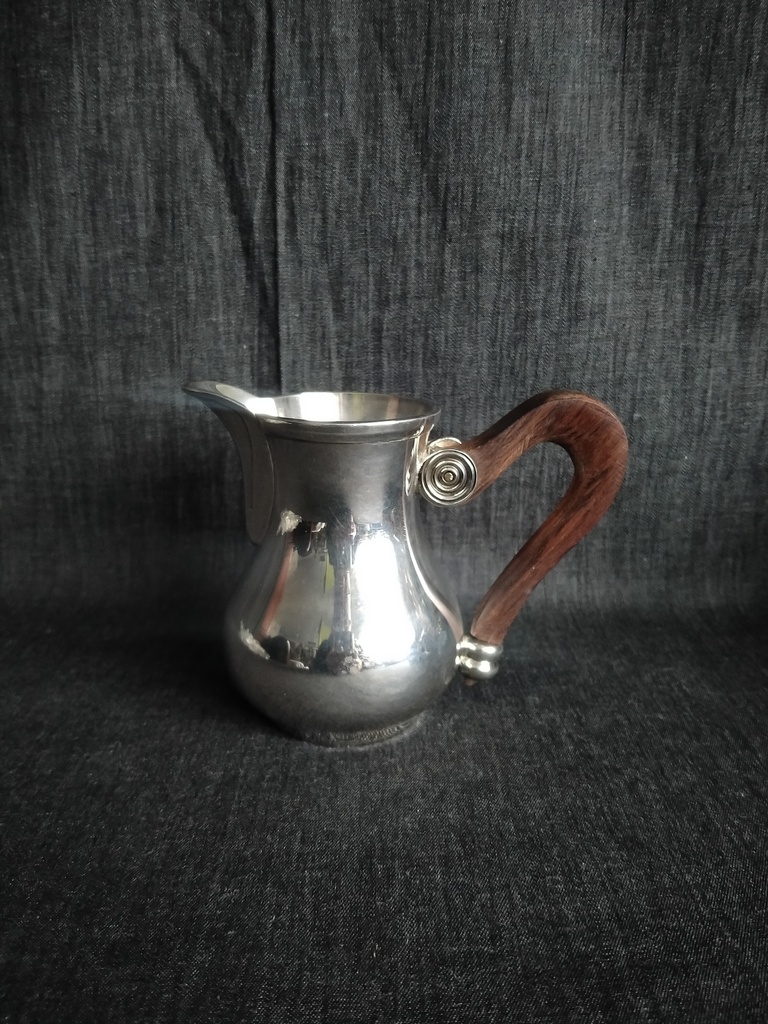 Pot à lait en métal argenté manche en palissandre 