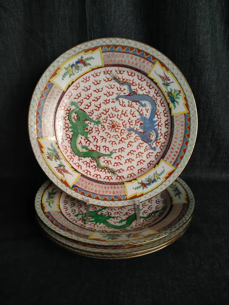 Chine - Ensemble de 4 assiettes époque république à décor de double dragon