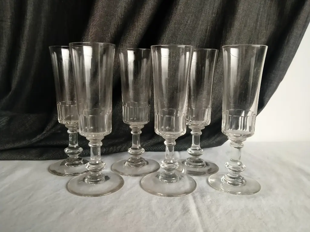 Série de 6 flutes à champagne modèle mirabeau Baccarat XIXe siècle