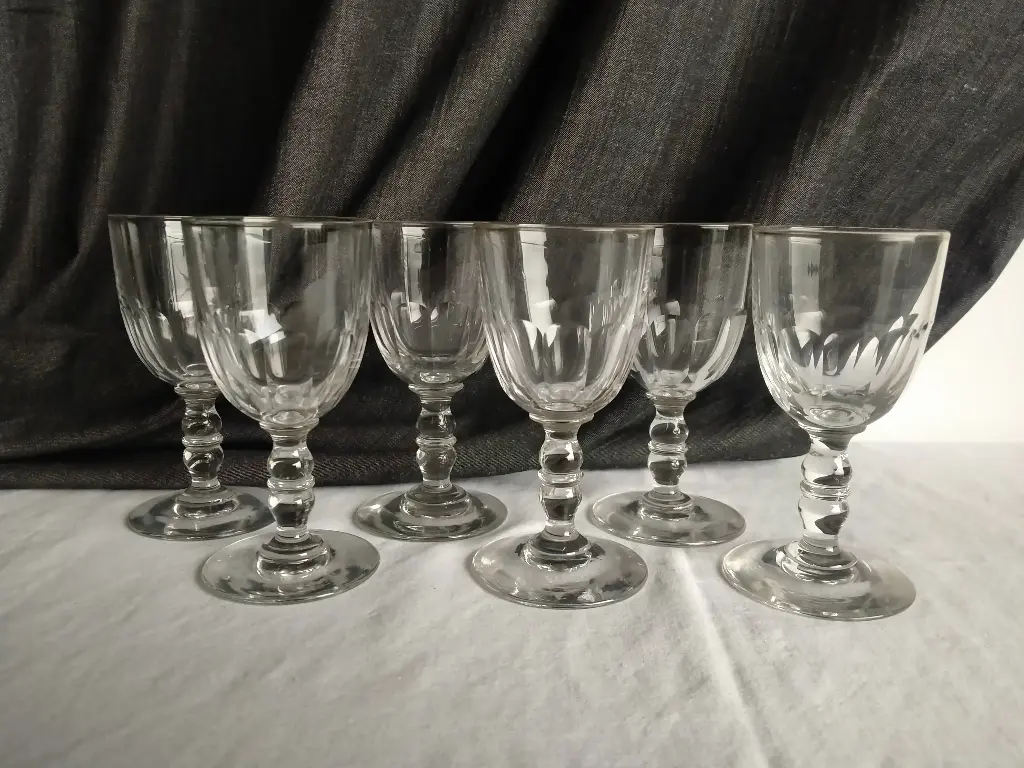 Série de 6 verres à vin rouge modèle gondole double balustre Baccarat XIXe siècle 