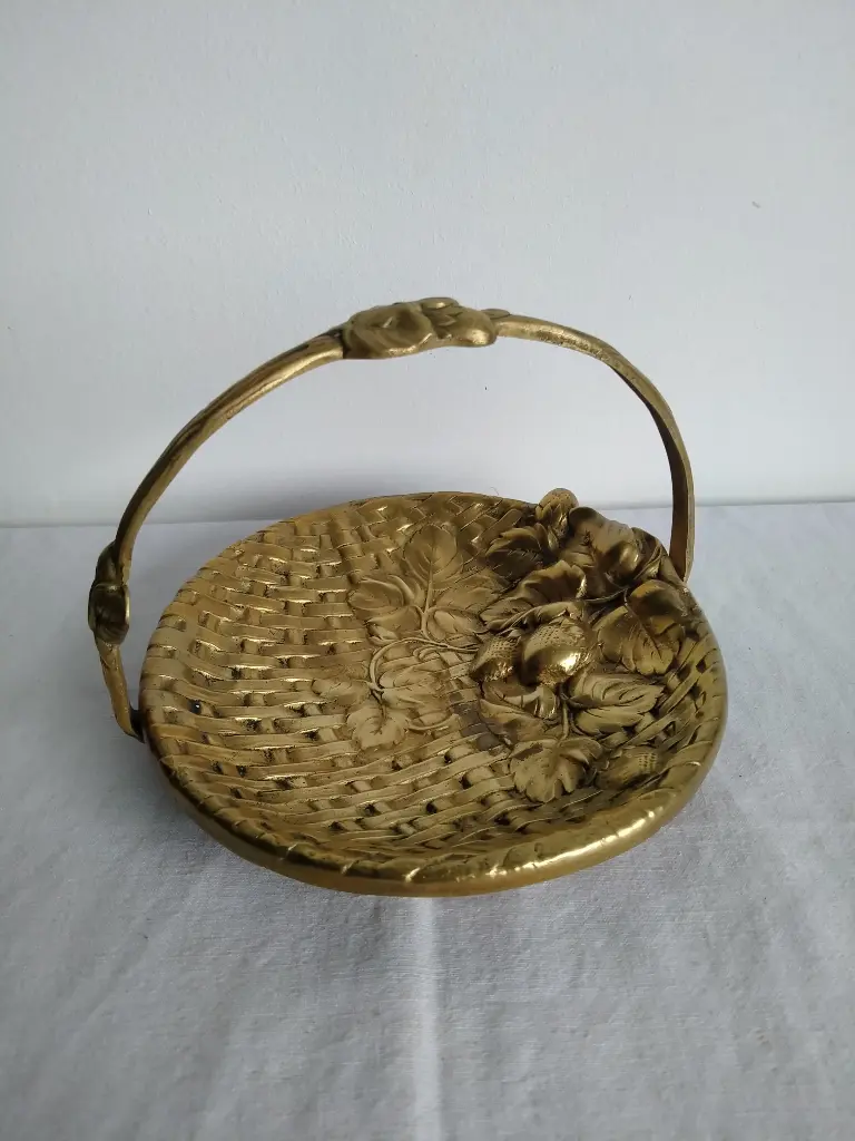 Panier en bronze 