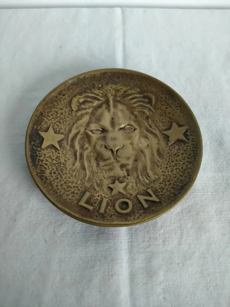 Coupelle en bronze signe du zodiaque du Lion par Max Le Verrier  