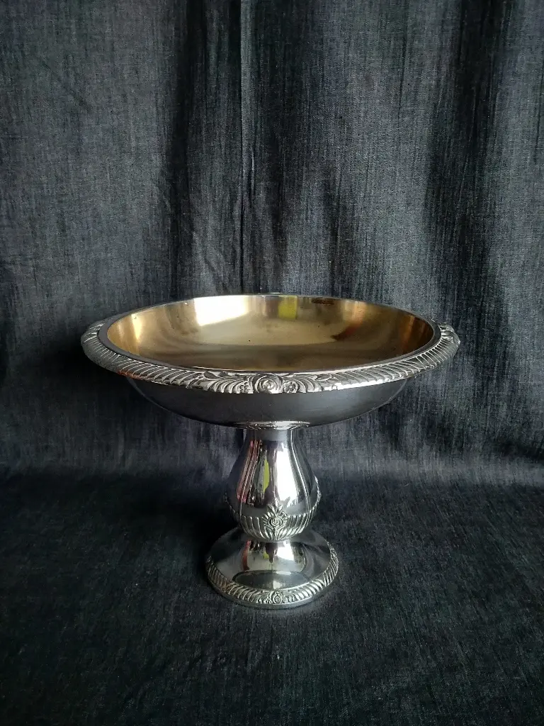 Coupe à fruit en métal argenté et doré Art Déco