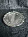 Plat de service rond en métal argenté à bord godronné 