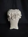 Vase en faïence anglaise à décor de fleurs 