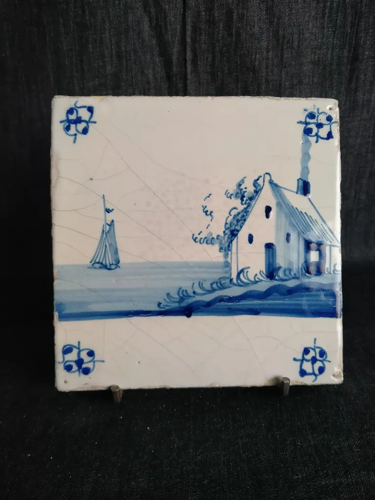 Carreau en faïence de Delft datant du XVIIIe siècle décor bleu 