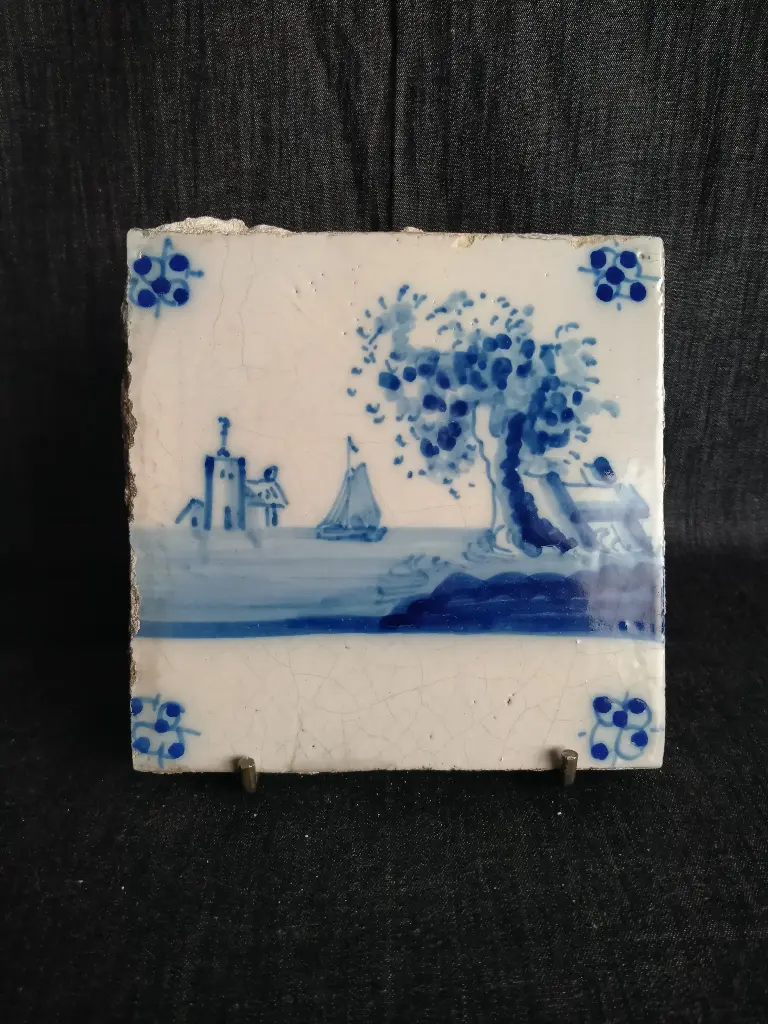 Carreau en faïence de Delft datant du XVIIIe siècle décor bleu 