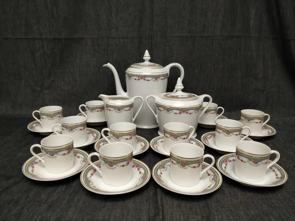 Service à café en porcelaine tchécoslovaque 