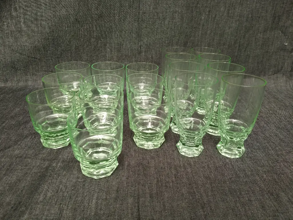 Service de verres en ouraline 