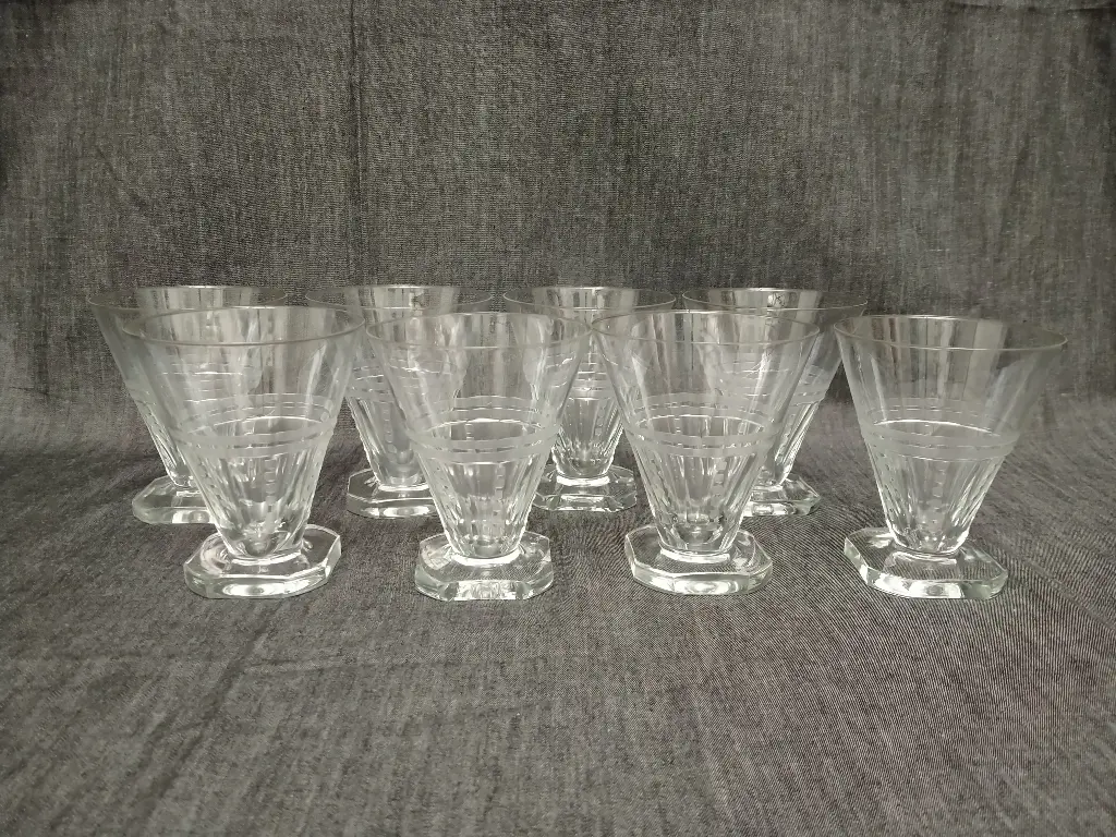 Série de 8 verres à eau conique Art Déco