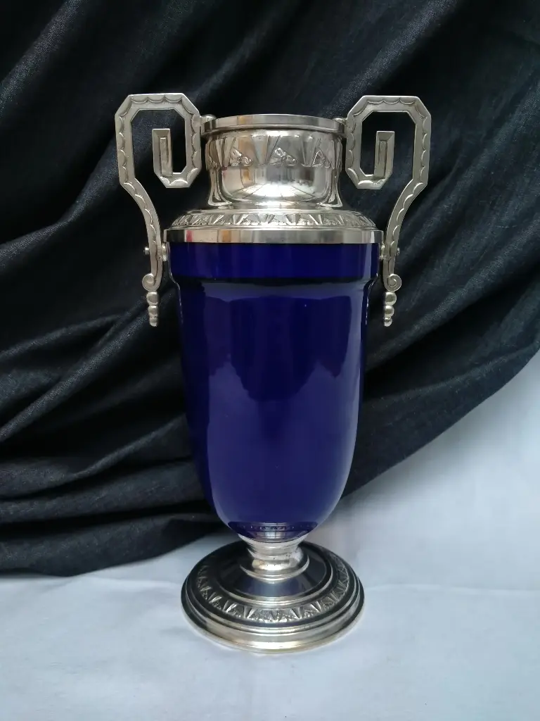 Vase en céramique bleu de Sèvres avec monture en métal argenté Art Déco