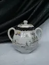 Sucrier en porcelaine japonaise Kutani à décor de papillons 