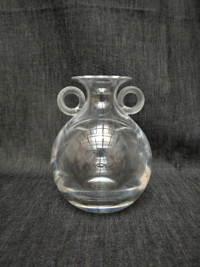 Vase en cristal avec anses torsadées 