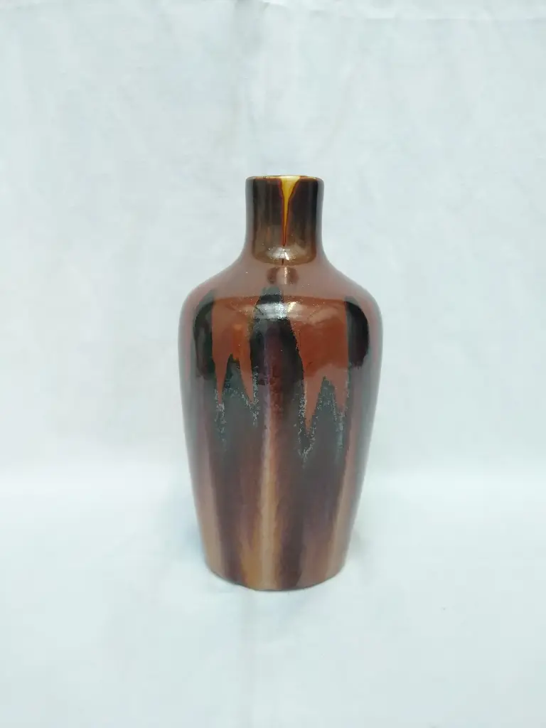 Vase bouteille en faïence d'Orchies