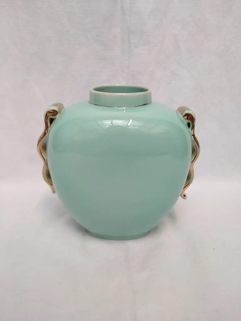 Vase Boch Frères par Raymond Chevalier décor vert et or Art Déco