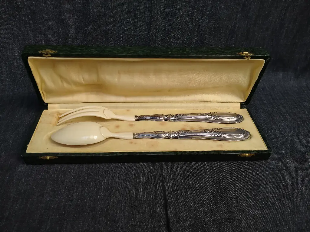 Couvert à salade argent fourré et os dans son coffret