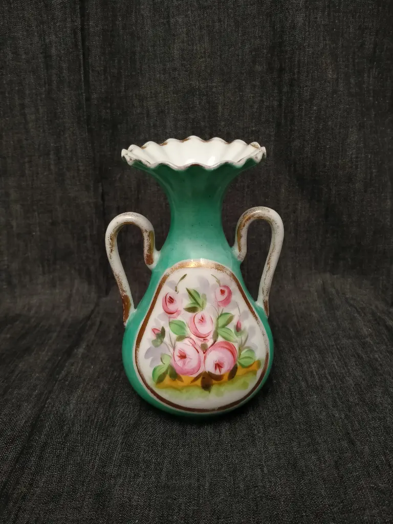 Petit vase en porcelaine de Paris décor main XIXe siècle