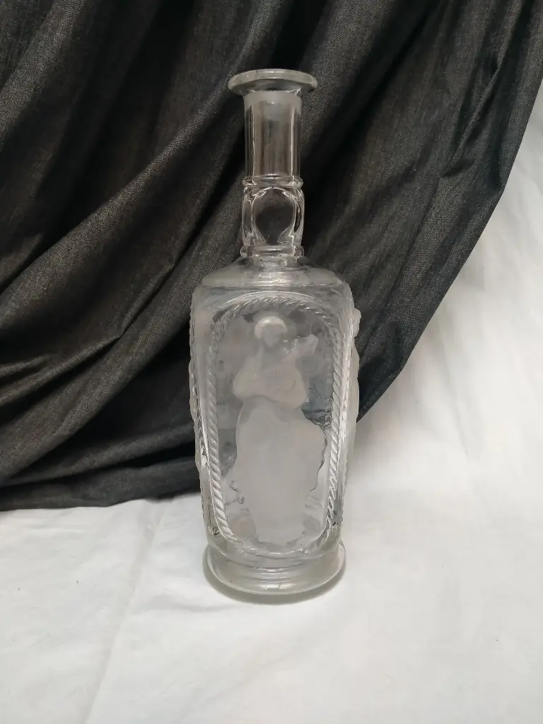 Carafe 4 bustes de femme en verre dépoli verrerie Legras 