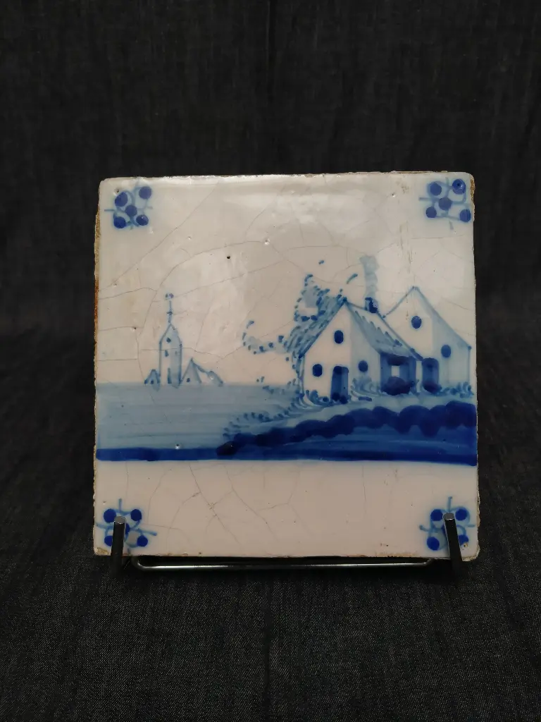 Carreau en faïence de Delft datant du XVIIIe siècle décor bleu 