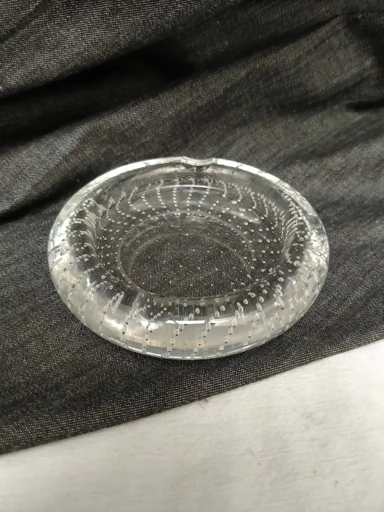 Cendrier en verre soufflé bouche à décor de bulles contrôlées modèle de Floris Meydam fabriqué par Leerdam 