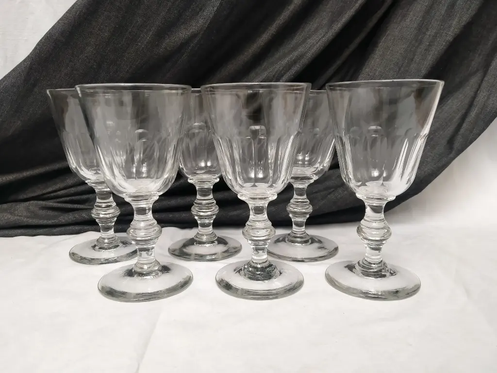 Série de 6 verres à eau XIXe siècle soufflé bouche côtes plates et jambe à bouton 