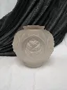 Vase boule Art Déco en verre dépoli à décor de roses