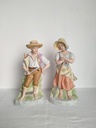 Couple de paysans, biscuit polychrome