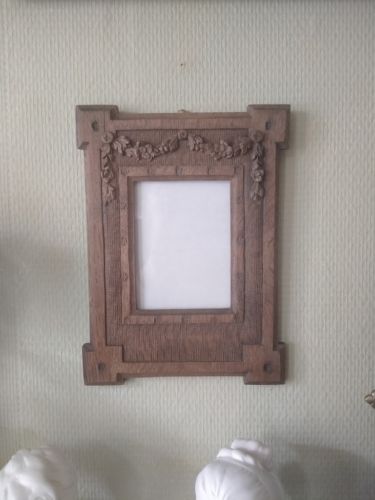 Cadre en bois sculpté fin XIXe siècle