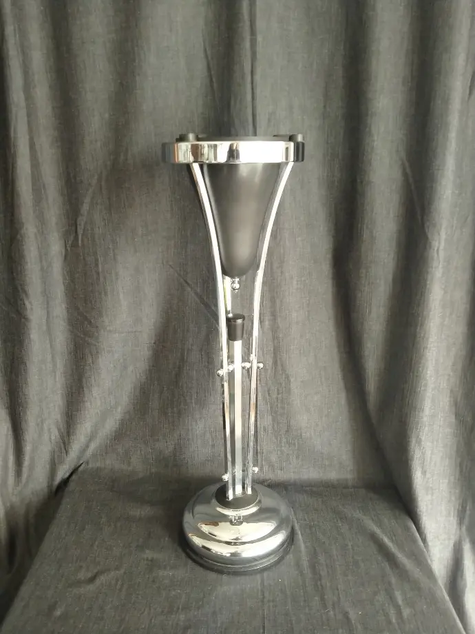 Cendrier sur pied Art déco, chrome et bakélite