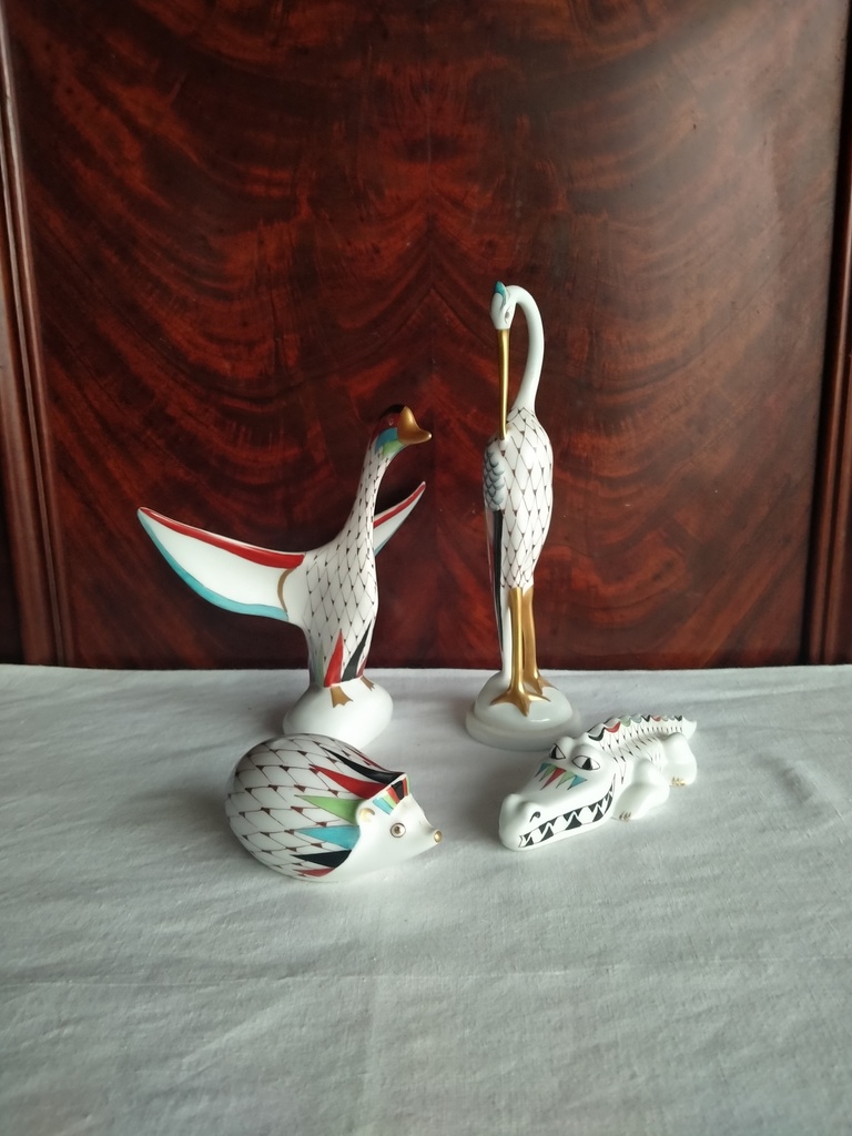 Ensemble de figurines en porcelaine Hongroise, manufacture Hollohaza Hungary 