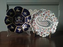 Ensemble de deux assiettes de Gien, décor cachemire et décor renaissance bleu