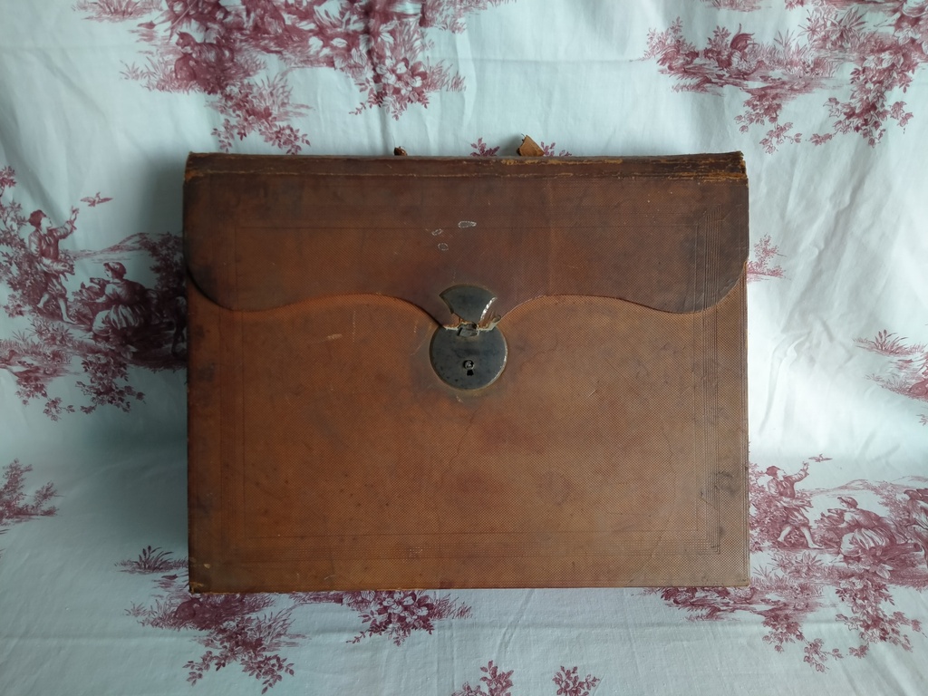 Mallette écritoire de voyage en cuir, Fenoux Porteuilliste du Roi