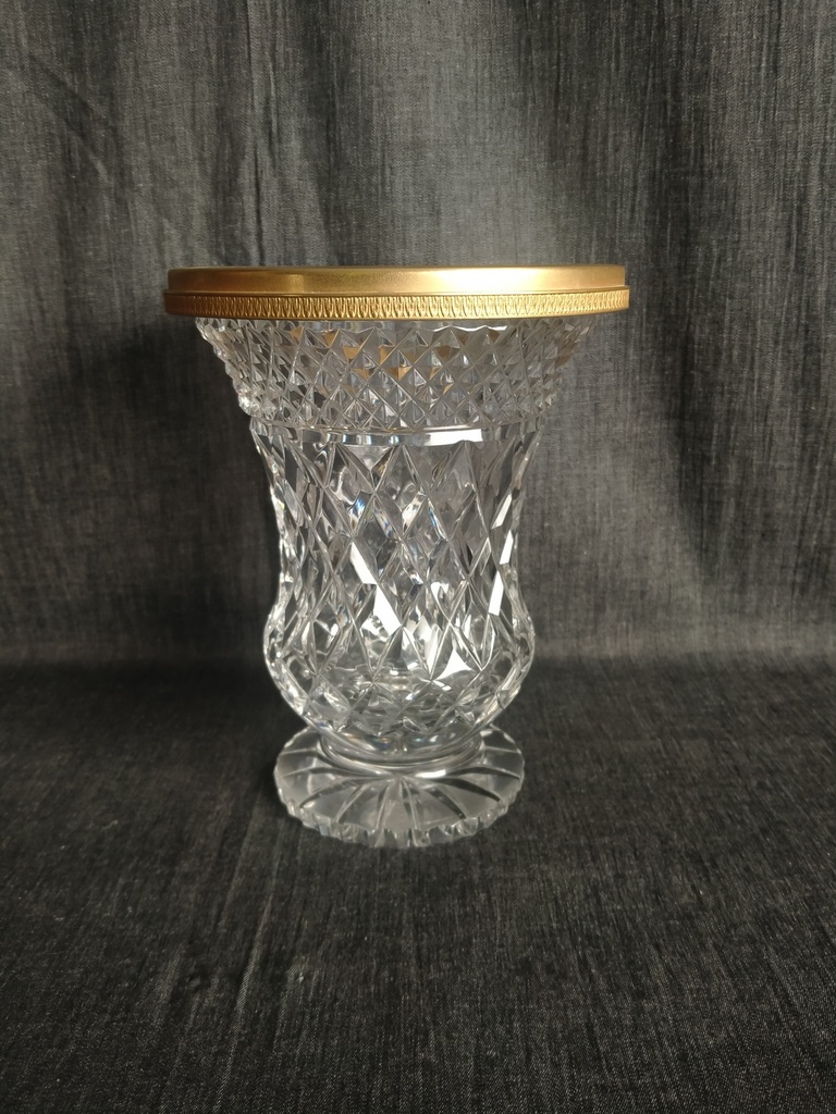 Vase médicis en cristal avec monture en bronze