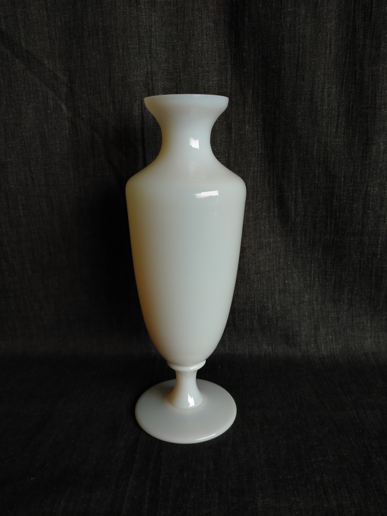 Vase en cristal d'opaline de Sèvres 