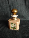 Flacon à parfum en porcelaine de Paris décor main de fleur et or