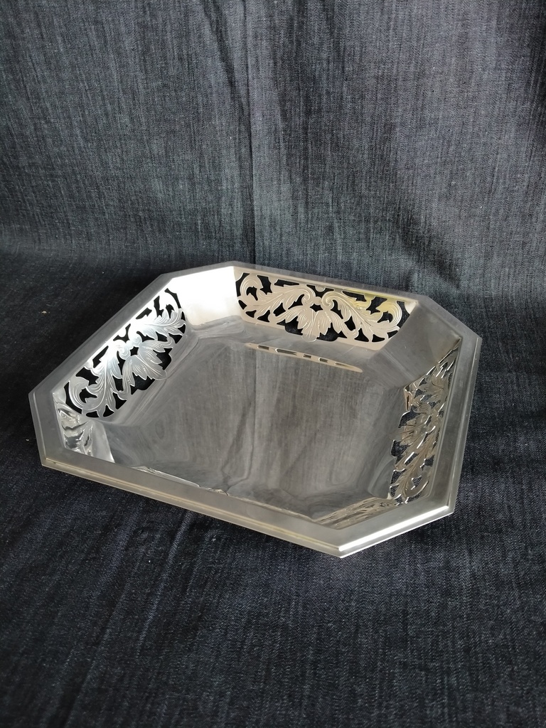 Corbeille en métal argenté 