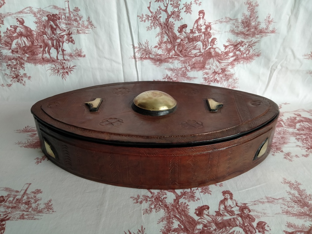 Boite touareg en cuir avec miroir intérieur 