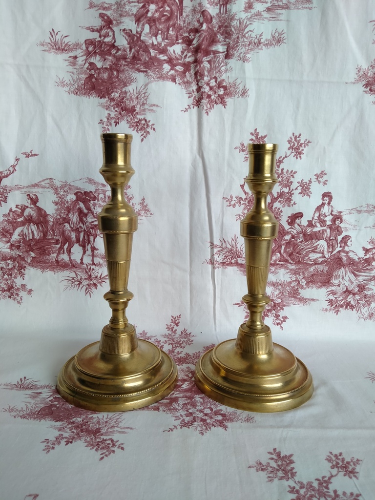 Paire de flambeaux en bronze / laiton Louis XVI fin XVIIIe siècle