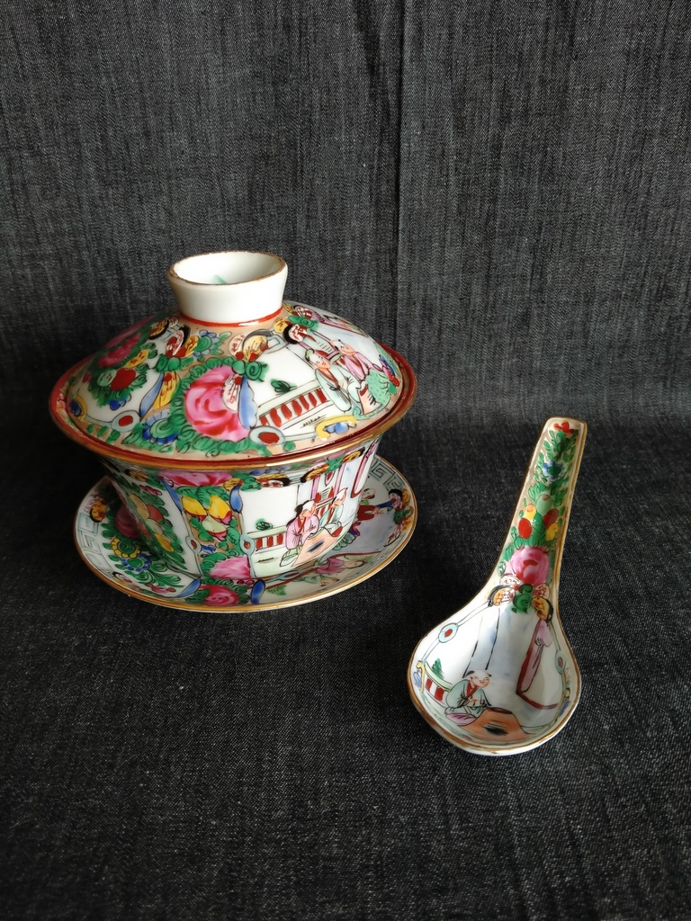 Chine - Bol couvert et sa sous-tasse avec sa cuillère 
