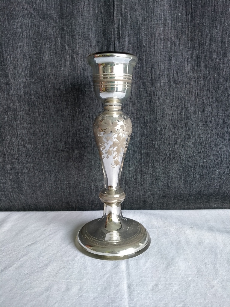 Bougeoir églomisé et gravé à décor de vigne