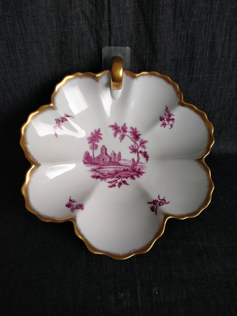 Plat de service en porcelaine de Baudour 