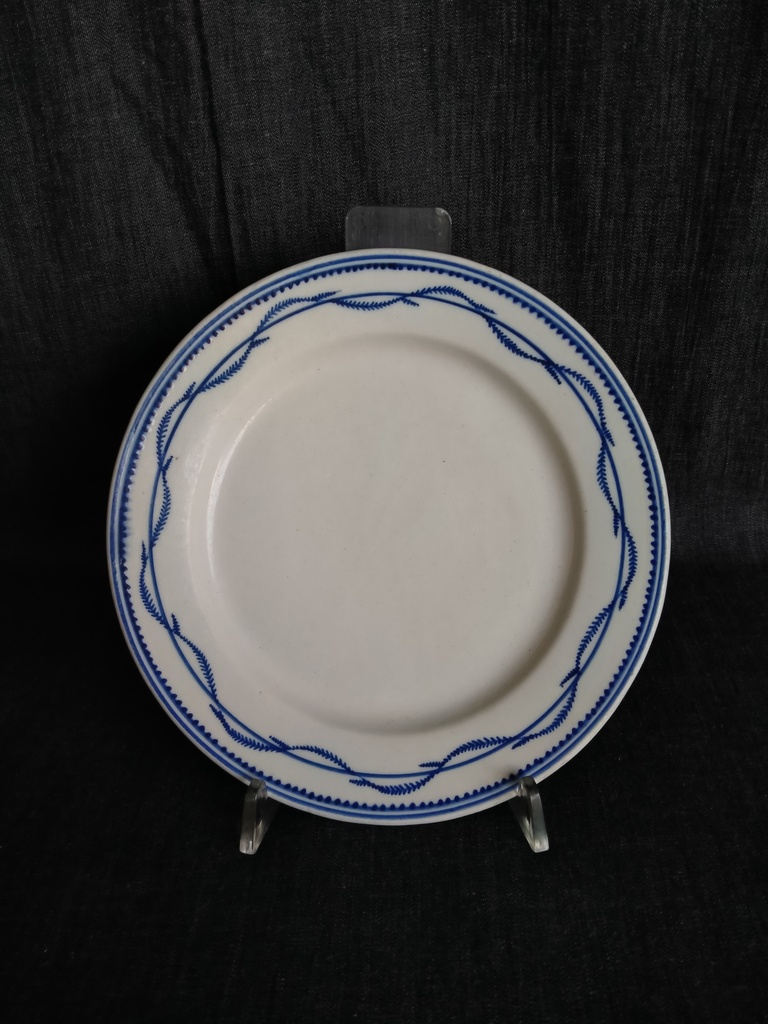 Coupelle de beurrier en porcelaine de Tournai décor à la chenille 