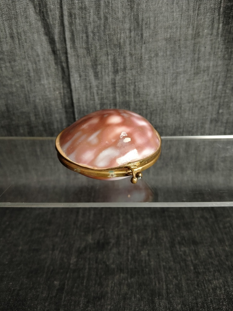 Petite boite en coquillage XIXe siècle