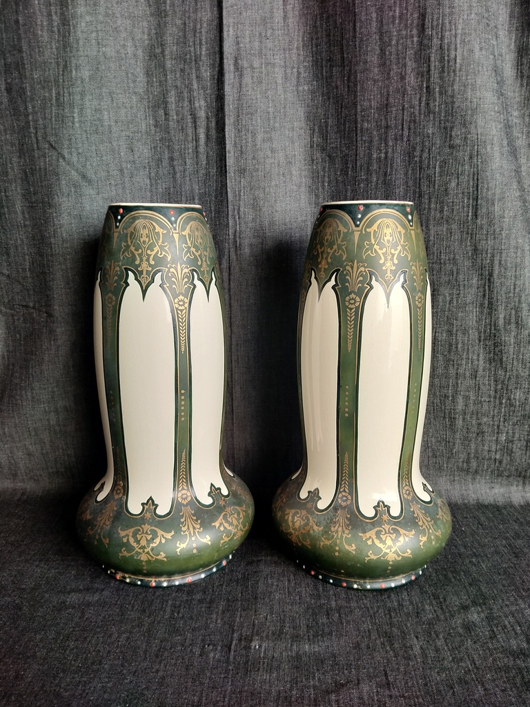 Paire de vases Art nouveau en faïence 