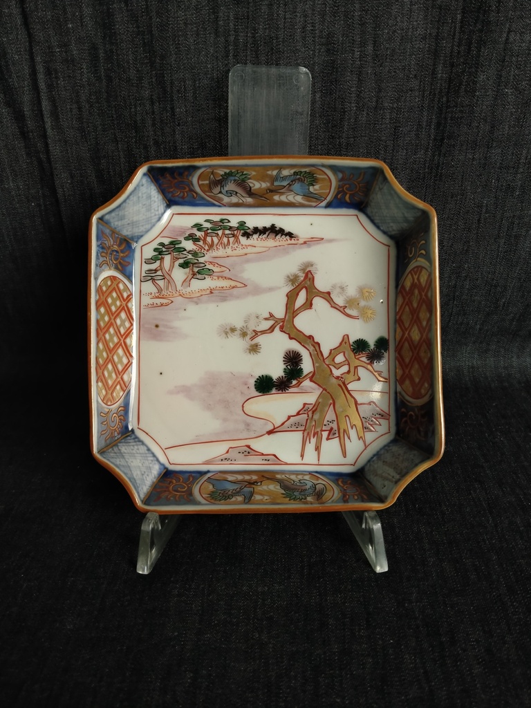Coupelle octogonale en porcelaine Imari japonaise