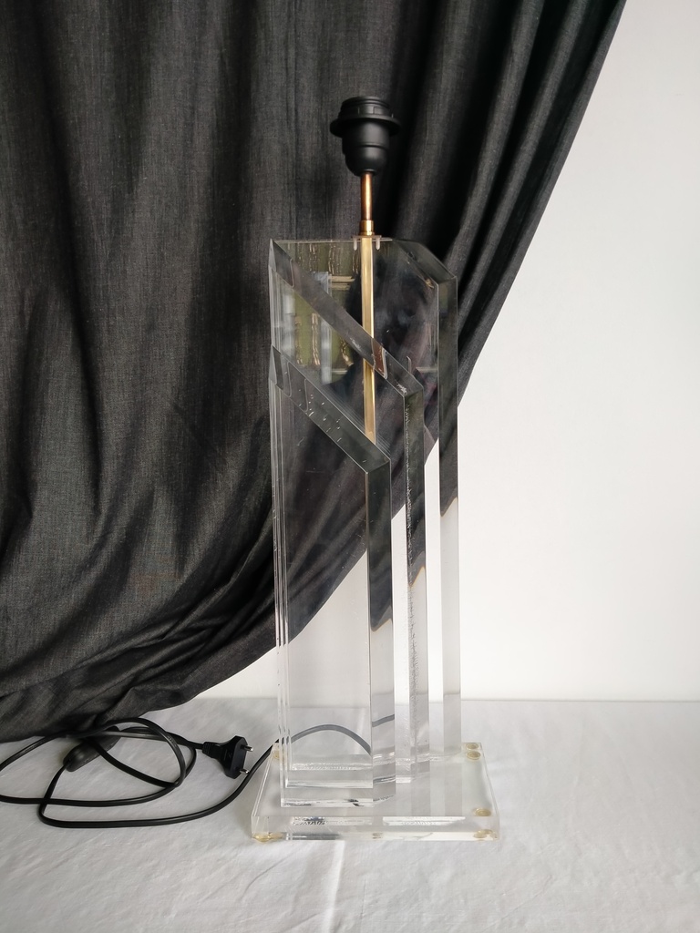 Lampe gratte-ciel en plexiglas années 70