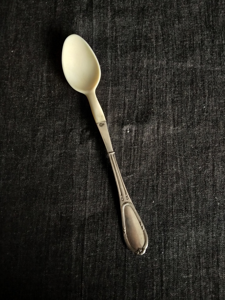 Cuillère à bouillie argent massif et os 