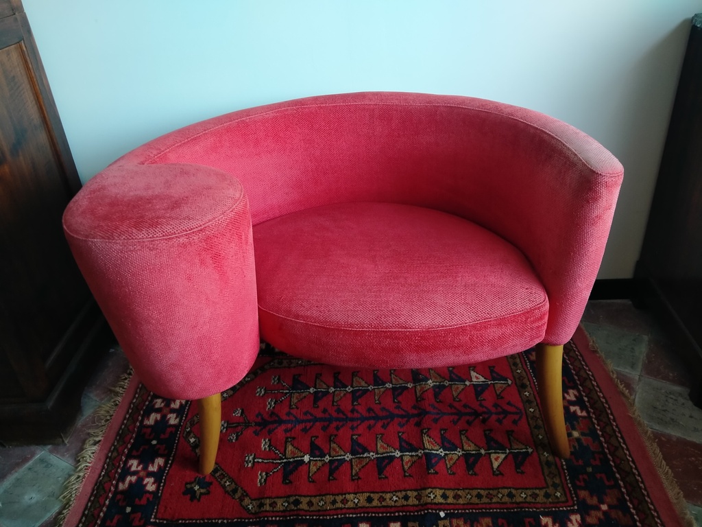 Fauteuil en jersey rouge design espagnol des années 80
